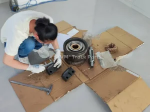 comprehensive inspection of Hitachi Sumitomo SCX550 crane undercarriage parts